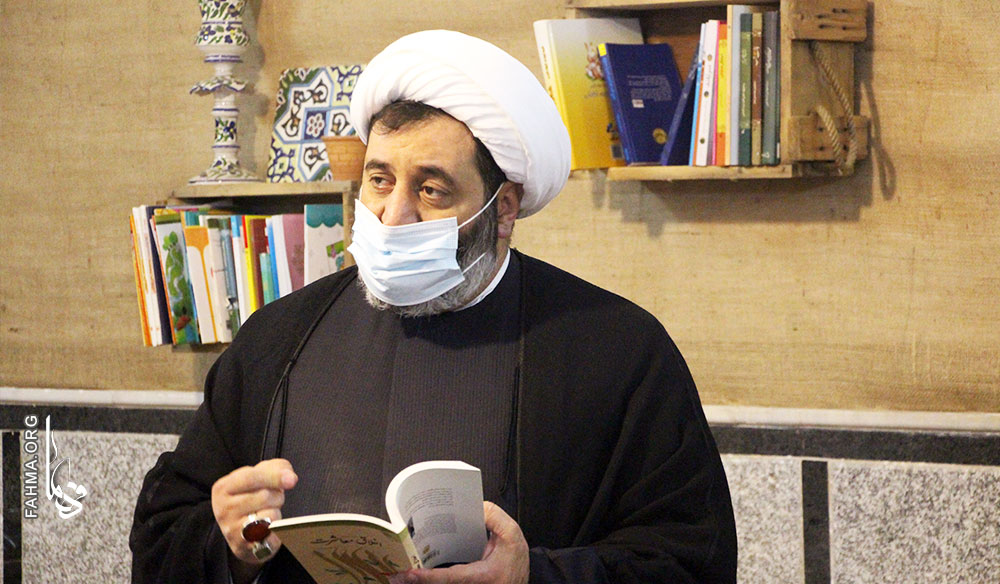 توزيع ۵2 قفسه کتاب در سطح کتابخانه‌هاي کانون‌هاي مساجد استان قم